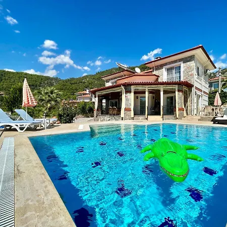 Serenity: Private Pool & Garden Retreat Villa *
